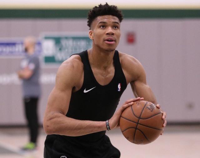 育評論員指 育評論員指